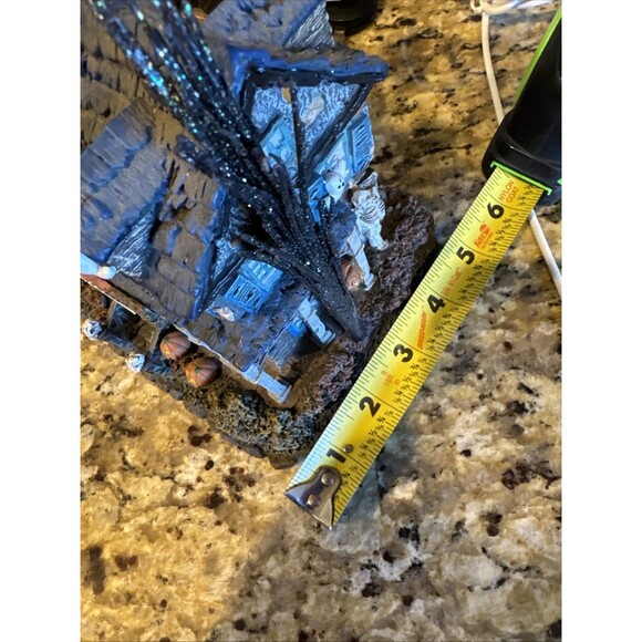 Hawthorne Village LILY'S INN THE MUNSTERS HALLOWEEN VILLAGE No. A3135 (READ DES) - Picture 12 of 12